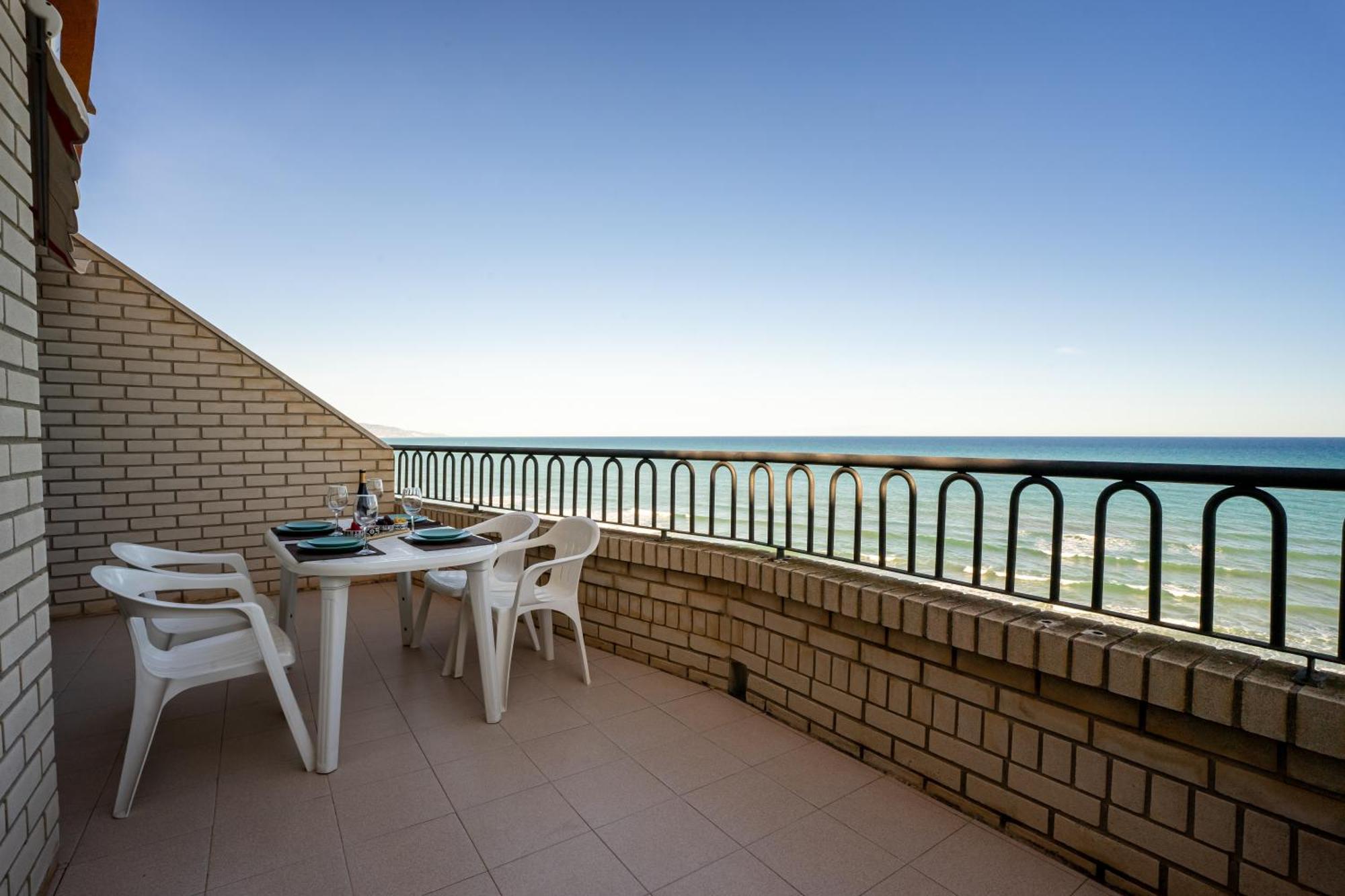 Bernat Vidaber Primera Línea Oropesa del Mar Exterior foto